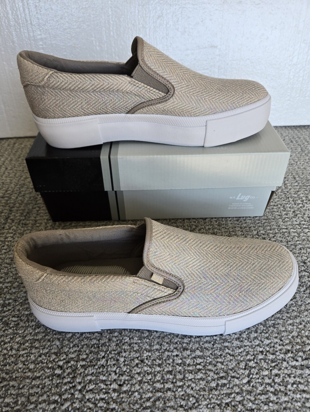 NIB Lugz Sammy Platform Iridescent Women’s Size 8 Slip-On Sneakers Rainbow Sand